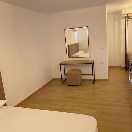 Sunrose Residences Sarande Exterior photo